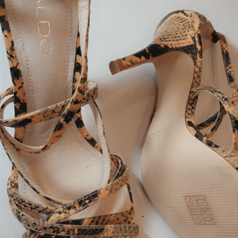 Aldo Yellow Snakeskin Heel - Picture 6 of 8